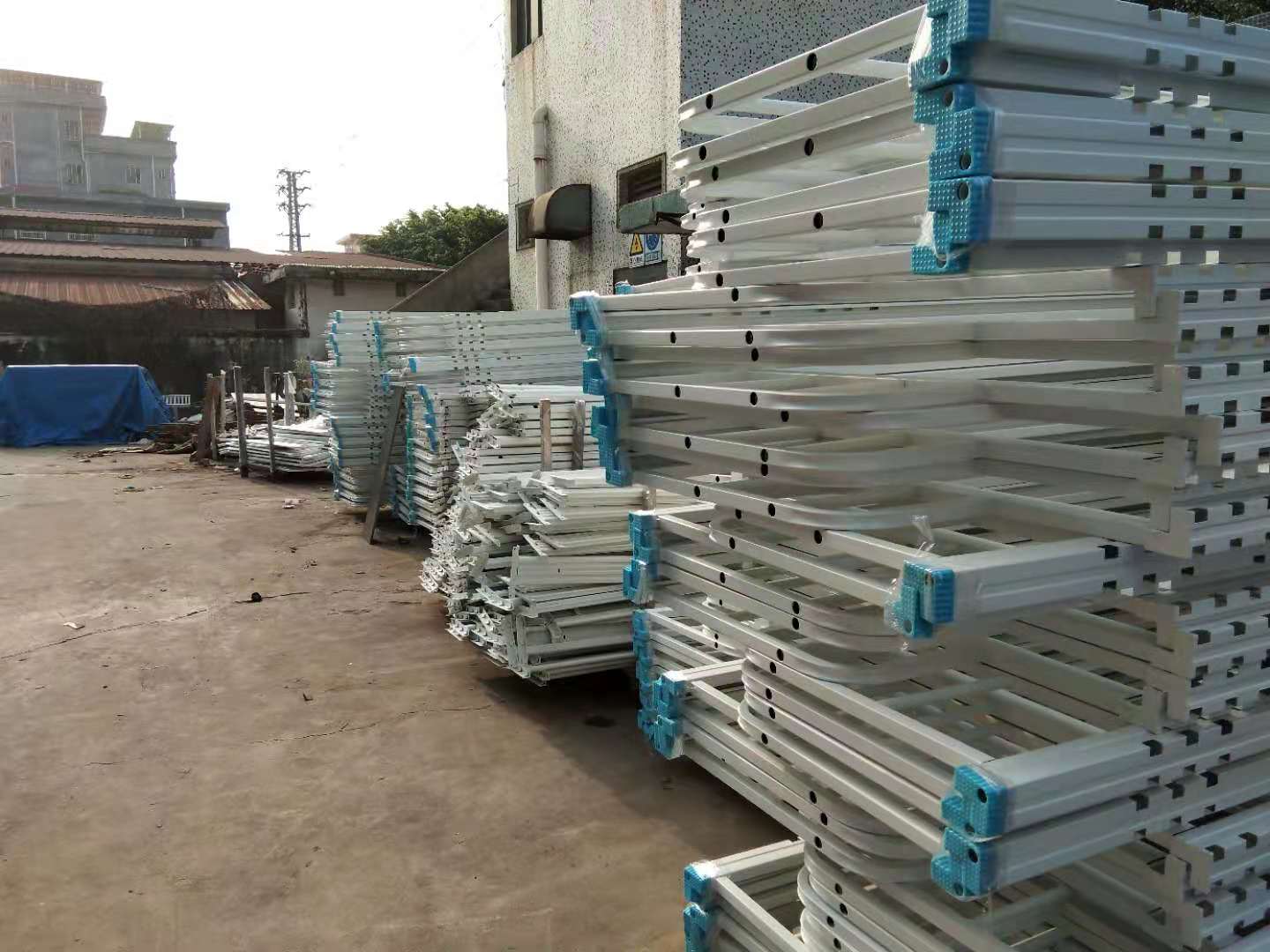 廠區(qū)堆滿鐵床怎么辦？