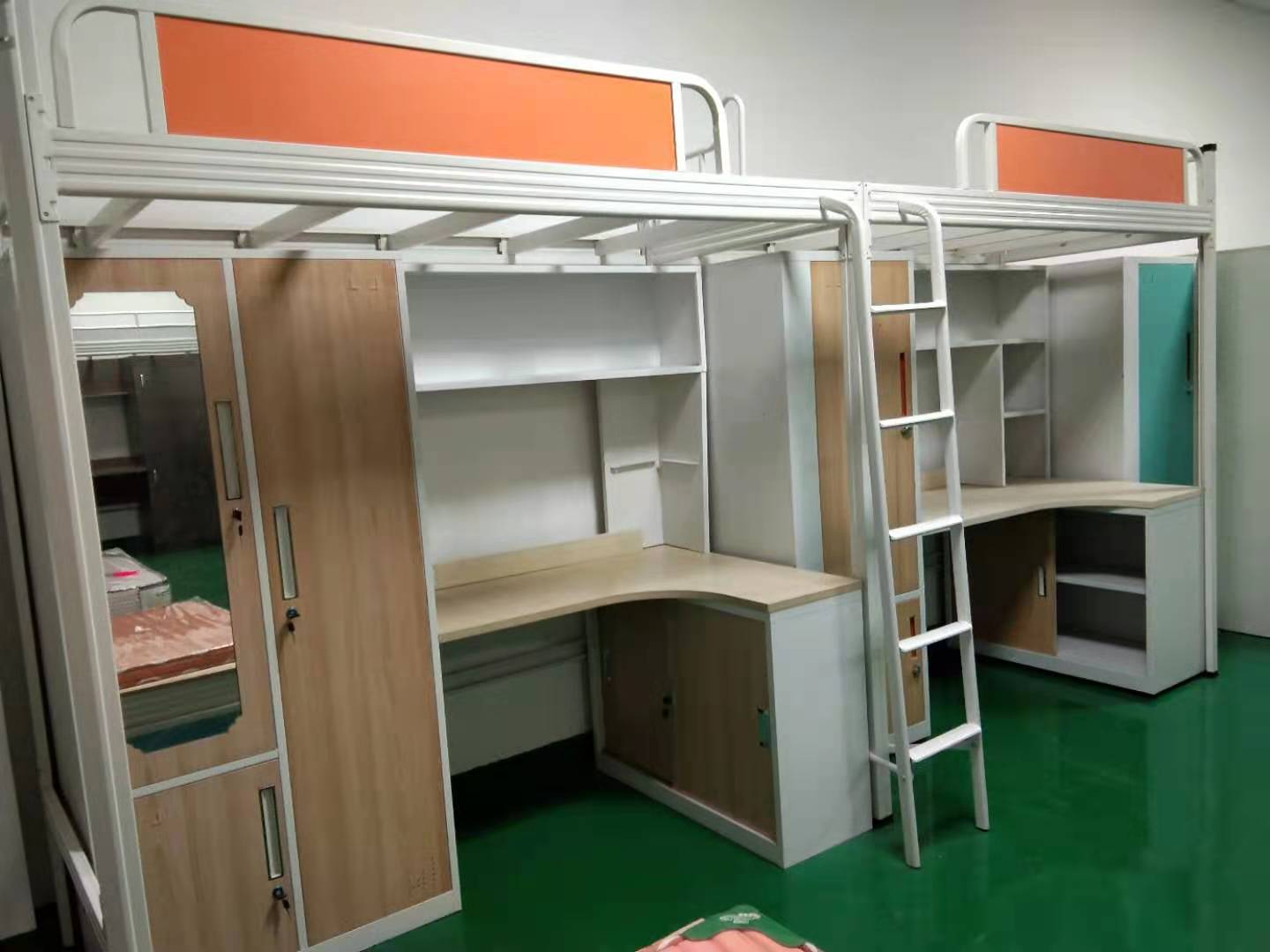 給孩子睡雙層鐵床時，需要考慮哪些事？